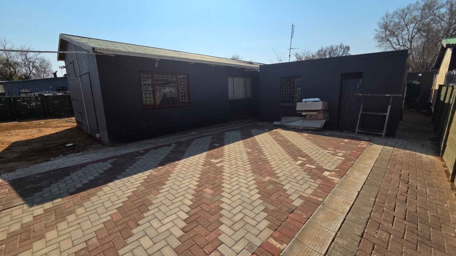 10 Bedroom Property for Sale in Brandwag Free State
